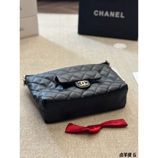 CHANEL CHANEL tote bag 2023FW New item for this fall that creates a relaxed feeling for adults CHANEL CHANEL tote bag 2023FW New item for this fall that creates a relaxed feeling for adults
