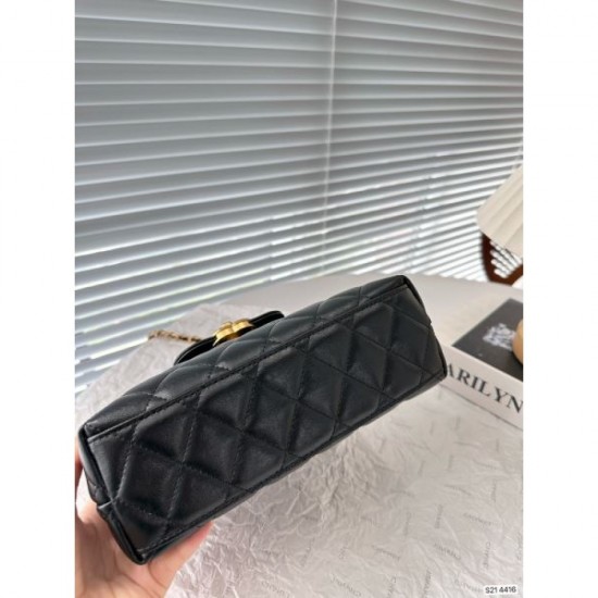 CHANEL Chanel tote bag 2023FW A huge hit that sold out immediately in Japan CHANEL Chanel tote bag 2023FW A huge hit that sold out immediately in Japan