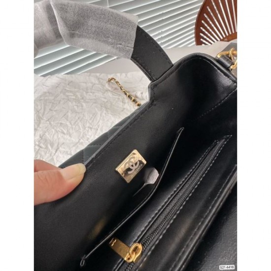 CHANEL Chanel tote bag 2023FW A huge hit that sold out immediately in Japan CHANEL Chanel tote bag 2023FW A huge hit that sold out immediately in Japan