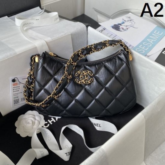 CHANEL CHANEL tote bag 2023FW Especially popular this fall/winter season CHANEL CHANEL tote bag 2023FW Especially popular this fall/winter season