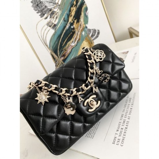 CHANEL Shoulder Bag 2023FW Impressive Design CHANEL Shoulder Bag 2023FW Impressive Design