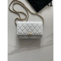 CHANEL Shoulder bag 2023FW New limited edition is gaining popularity