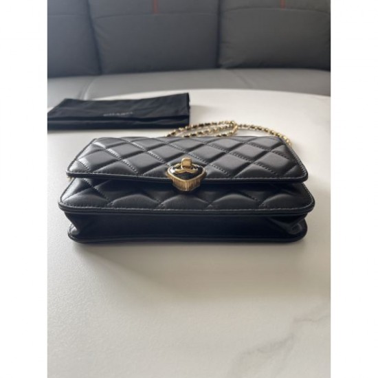 CHANEL Shoulder bag 2023FW New limited edition is gaining popularity CHANEL Shoulder bag 2023FW New limited edition is gaining popularity