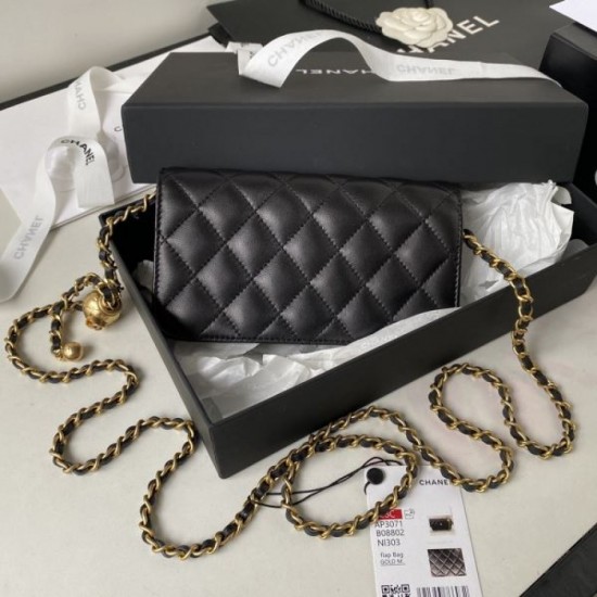 CHANEL shoulder bag 2023FW simple design CHANEL shoulder bag 2023FW simple design