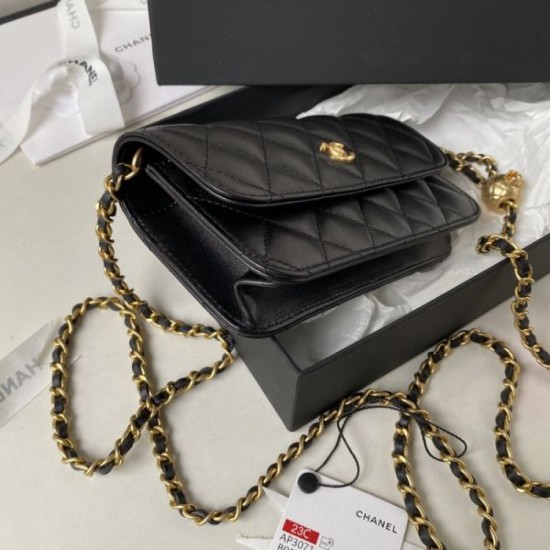 CHANEL shoulder bag 2023FW simple design CHANEL shoulder bag 2023FW simple design
