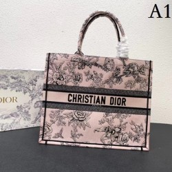 2023SS DIOR Dior Tote bag that is sure to be a big success this year