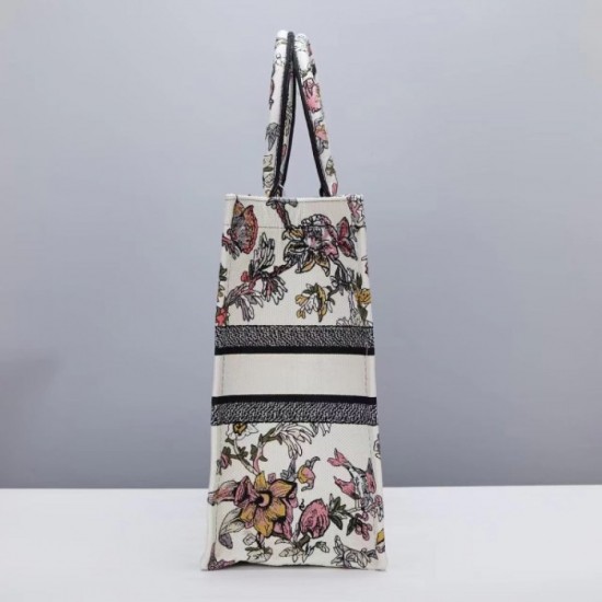 2023SS DIOR Dior Tote bag that is sure to be a big success this year 2023SS DIOR Dior Tote bag that is sure to be a big success this year