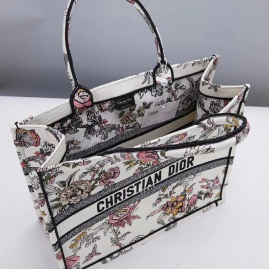 2023SS DIOR Dior Tote bag that is sure to be a big success this year 2023SS DIOR Dior Tote bag that is sure to be a big success this year