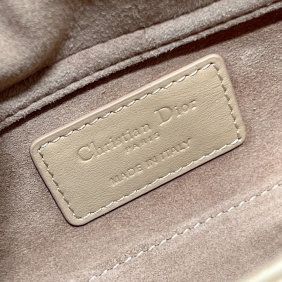 2023SS DIOR Dior style tote bag full of charm 2023SS DIOR Dior style tote bag full of charm