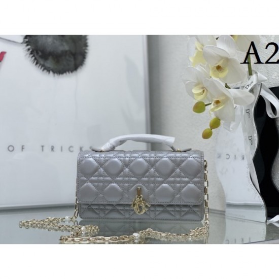 DIOR Dior Tote Bag 2023SS Spring/Summer New Limited Super Hard to Get DIOR Dior Tote Bag 2023SS Spring/Summer New Limited Super Hard to Get