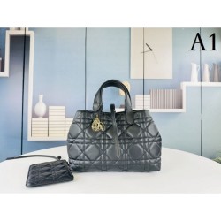 DIOR Tote Bag 2023FW A must-have item for fashionistas