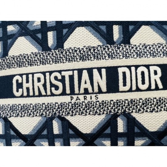 DIOR Dior tote bag 2023FW Sold out item Will definitely be a hit in the fall DIOR Dior tote bag 2023FW Sold out item Will definitely be a hit in the fall