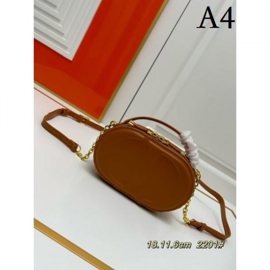 DIOR Shoulder Bag 2023FW Refreshing new items are trending in fall/winter DIOR Shoulder Bag 2023FW Refreshing new items are trending in fall/winter