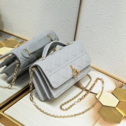 DIOR Shoulder bag 2023FW A mature style is completed