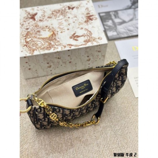 DIOR Tote Bag 2023FW A style that can be used for a long time this fall DIOR Tote Bag 2023FW A style that can be used for a long time this fall