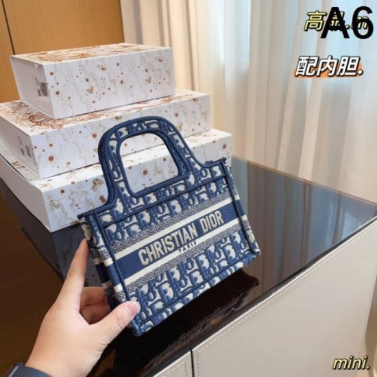 DIOR Dior tote bag 2023FW Autumn One new item is a must-have classic DIOR Dior tote bag 2023FW Autumn One new item is a must-have classic