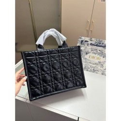 DIOR Dior tote bag 2023FW Brand new item that can't wait for fall
