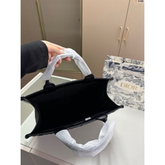 DIOR Dior tote bag 2023FW Brand new item that can't wait for fall DIOR Dior tote bag 2023FW Brand new item that can't wait for fall