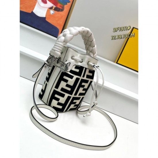 FENDI Fendi Tote Bag 2023SS Limited release summer new work FENDI Fendi Tote Bag 2023SS Limited release summer new work