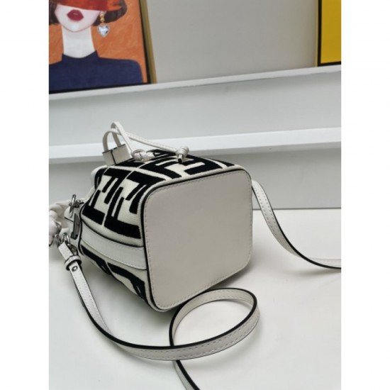 FENDI Fendi Tote Bag 2023SS Limited release summer new work FENDI Fendi Tote Bag 2023SS Limited release summer new work