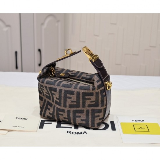 FENDI Fendi Tote Bag 2023SS New item this summer that you can't miss FENDI Fendi Tote Bag 2023SS New item this summer that you can't miss