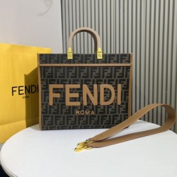 FENDI Tote Bag 2023FW Will be useful for this fall/winter coordination