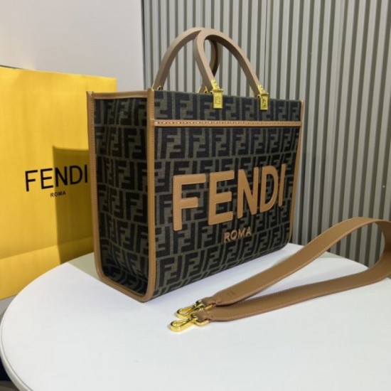 FENDI Tote Bag 2023FW Will be useful for this fall/winter coordination FENDI Tote Bag 2023FW Will be useful for this fall/winter coordination