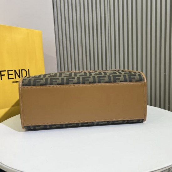 FENDI Tote Bag 2023FW Will be useful for this fall/winter coordination FENDI Tote Bag 2023FW Will be useful for this fall/winter coordination