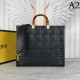 FENDI Tote Bag 2023FW Gives the impression of a fashionable expert FENDI Tote Bag 2023FW Gives the impression of a fashionable expert