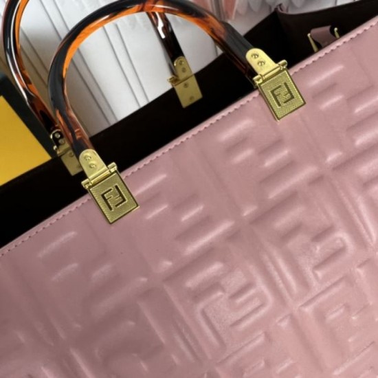 FENDI Tote Bag 2023FW Gives the impression of a fashionable expert FENDI Tote Bag 2023FW Gives the impression of a fashionable expert