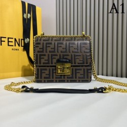 FENDI Shoulder bag 2023FW In stock and used by overseas celebrities