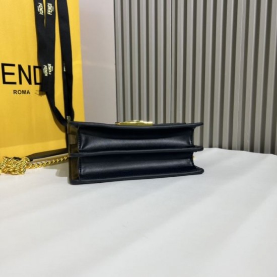 FENDI Shoulder bag 2023FW In stock and used by overseas celebrities FENDI Shoulder bag 2023FW In stock and used by overseas celebrities