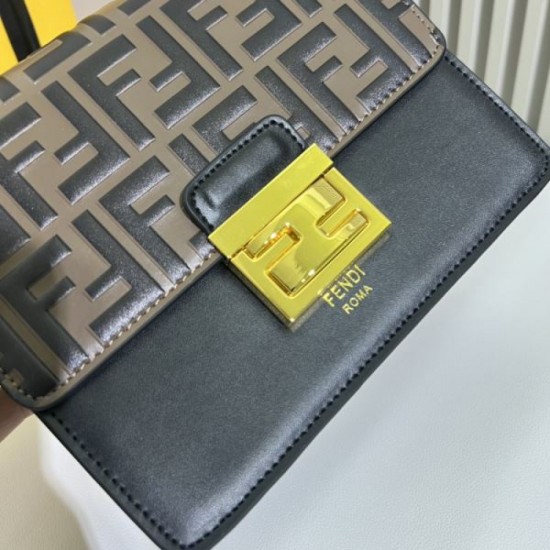 FENDI Shoulder bag 2023FW In stock and used by overseas celebrities FENDI Shoulder bag 2023FW In stock and used by overseas celebrities