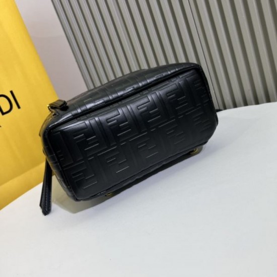 FENDI Backpack 2023FW Enjoy casual fashion FENDI Backpack 2023FW Enjoy casual fashion