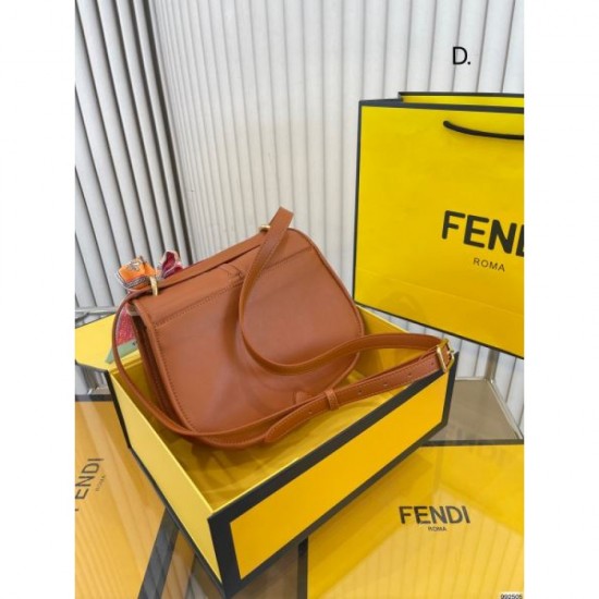 FENDI shoulder bag 2023FW trend style FENDI shoulder bag 2023FW trend style