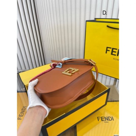 FENDI shoulder bag 2023FW trend style FENDI shoulder bag 2023FW trend style