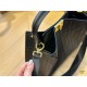 FENDI Tote Bag 2023FW Popular and hugely popular! FENDI Tote Bag 2023FW Popular and hugely popular!