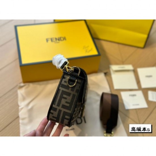 FENDI Tote Bag 2023FW Light Autumn Coordination FENDI Tote Bag 2023FW Light Autumn Coordination