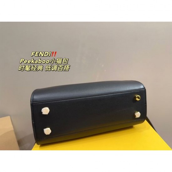 FENDI Tote Bag 2023FW Will definitely be popular this fall FENDI Tote Bag 2023FW Will definitely be popular this fall