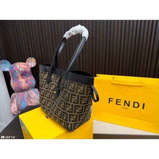 FENDI Tote Bag 2023FW A new masterpiece with high demand FENDI Tote Bag 2023FW A new masterpiece with high demand