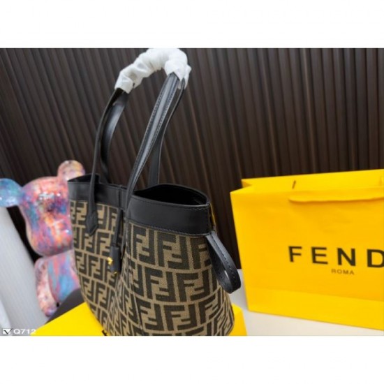 FENDI Tote Bag 2023FW A new masterpiece with high demand FENDI Tote Bag 2023FW A new masterpiece with high demand