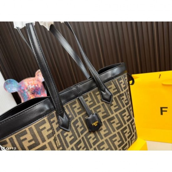 FENDI Tote Bag 2023FW A new masterpiece with high demand FENDI Tote Bag 2023FW A new masterpiece with high demand