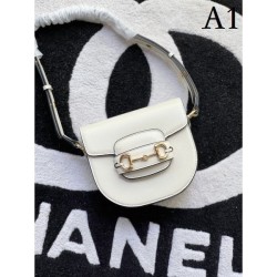 GUCCI Shoulder Bag 2023FW This season's trend item