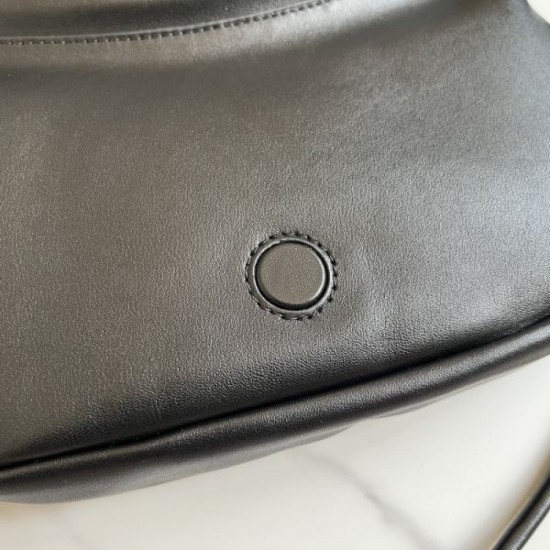 LOEWE Shoulder bag 2023FW New item this fall that you can take for granted LOEWE Shoulder bag 2023FW New item this fall that you can take for granted