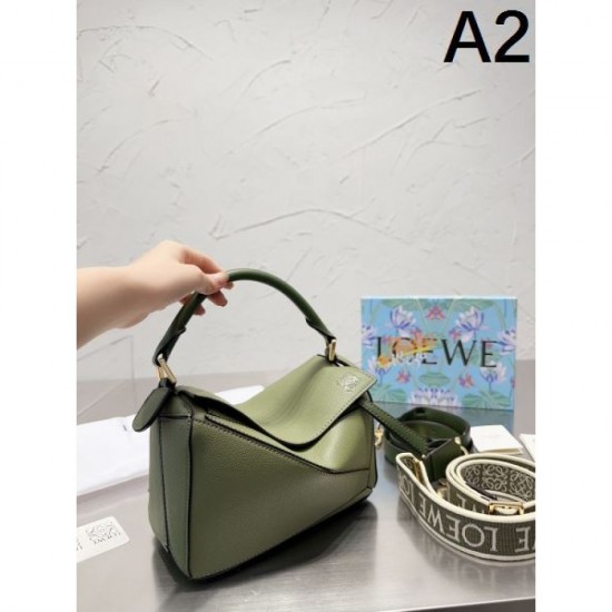 LOEWE Tote Bag 2023FW Recommended items necessary for fall and winter LOEWE Tote Bag 2023FW Recommended items necessary for fall and winter