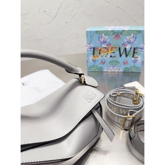 LOEWE Tote Bag 2023FW Recommended items necessary for fall and winter LOEWE Tote Bag 2023FW Recommended items necessary for fall and winter