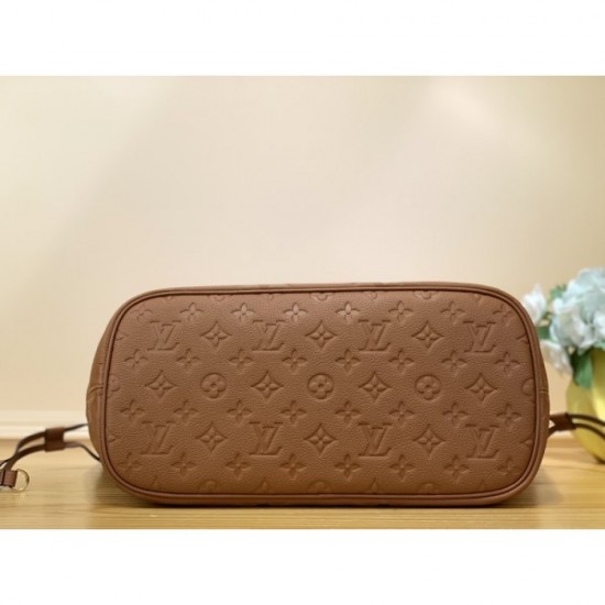 2023SS LOUIS VUITTON Louis Vuitton sophisticated design tote bag 2023SS LOUIS VUITTON Louis Vuitton sophisticated design tote bag