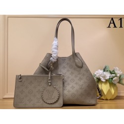 2023SS LOUIS VUITTON Louis Vuitton Spring Summer Trend Tote Bag