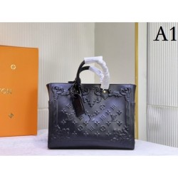 2023SS LOUIS VUITTON Louis Vuitton comfortable tote bag