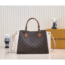 LOUIS VUITTON Louis Vuitton Tote Bag 2023SS Now in the height of summer